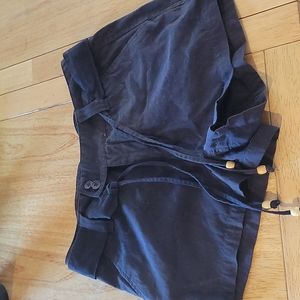 Navy shorts with pockets